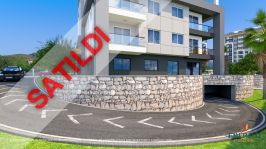 Emerald Paradise Residence