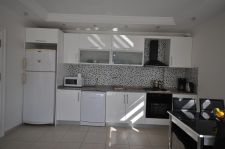Denize yakın tek odalı kiralık apartmanı Tosmur/Alanya
