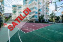 LÜKS BİR KOMPLEKSTE TÜM OLANAKLARA SAHİP MOBİLYALI VE BEYAZ EŞYALI 2+1 DAİRE SATILIKTIR.